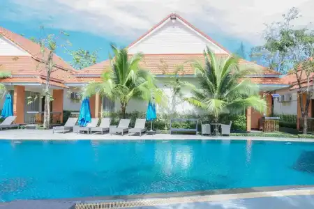 Sea Breeze Resort - 4