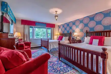 Wilburton Inn - 222