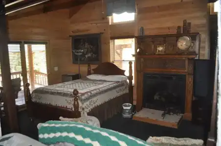 Elkwood Manor Bed & Breakfast - 24