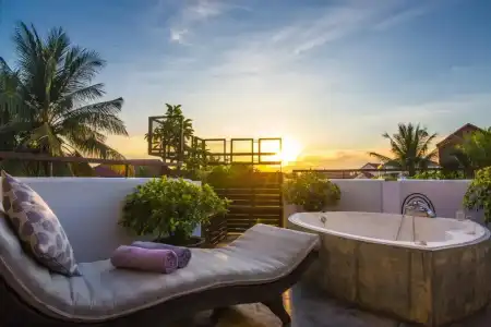 Mane Boutique & Spa - 60