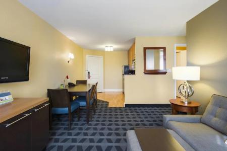 TownePlace Suites Kansas City - 34