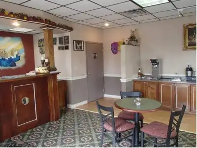 Nola Inn & Suites - 13