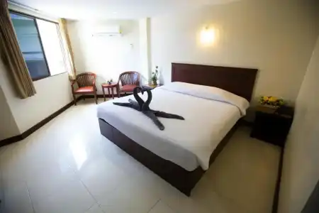 Twin Palms Resort - 37