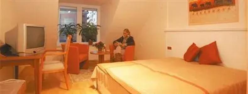 B&B Lübeck Berliner-Platz - 21