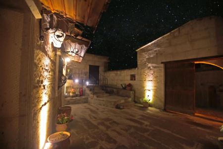 Tulip Cave Suites - 13