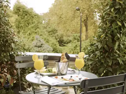 Eccleston Square - 17