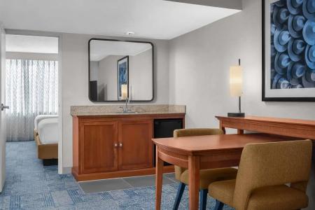 Embassy Suites by Hilton El Paso - 28