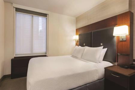 DoubleTree by Hilton New York Midtown Fifth Ave - 3