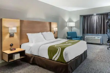 Days Inn by Wyndham San Antonio Downtown - 21