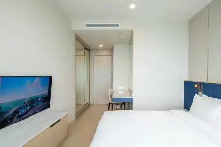 S Sriracha & Residence - 15