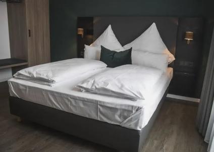 Hayta Stuttgart Airport Messe - 1