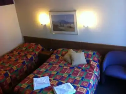Mayfield Motel - 17