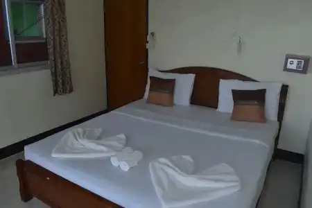 Phi Phi Beach Front Resort - 26