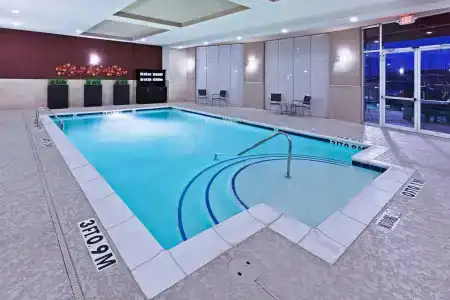 DoubleTree by Hilton Houston Westchase - 12