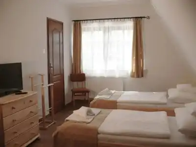 Kadarta Vendeglo Panzio - 11