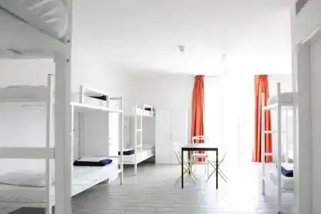 Meet Gardalake Hostel - 54