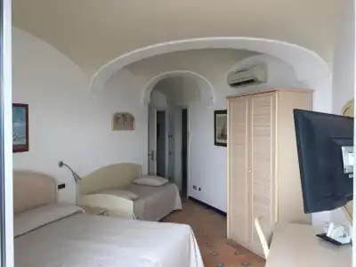 Bellevue Suite - 33