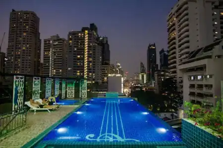 Hope Land Sukhumvit 8 - 11
