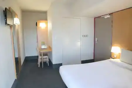 B&B Marseille Euromed - 41