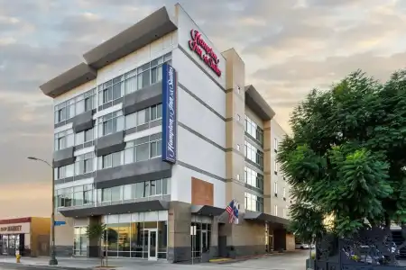 Hampton Inn & Suites Los Angeles/Hollywood - 34
