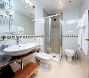 Best Western Plus Tigullio Royal - 33
