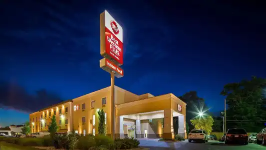 Best Western Plus Eastgate Inn & Suites - 37