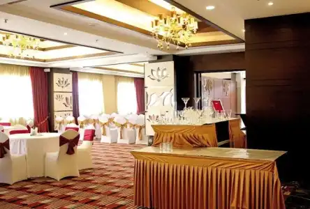 The Golden Palms & Spa Delhi - 23