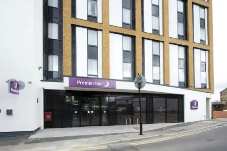 Premier Inn London Tottenham Hale - 18