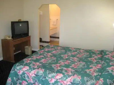Hollywood La Brea Inn - 32