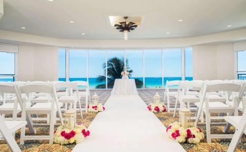 DoubleTree Resort & Spa by Hilton Ocean Point-N. Miami Beach - 15