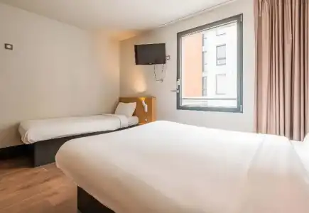 B&B Mulhouse Centre - 35
