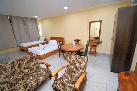 Reef Holiday Apartments - 95
