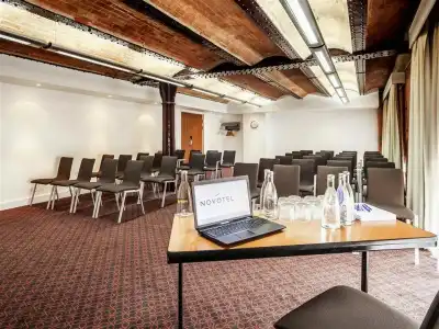 Novotel Cardiff Centre - 14
