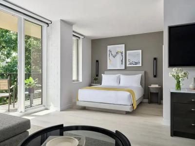 AKA Washington Circle - 39