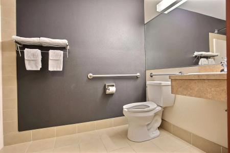 Super 8 by Wyndham Trois-Rivieres - 6