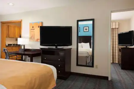 Country Inn & Suites by Radisson, Lubbock, TX - 31