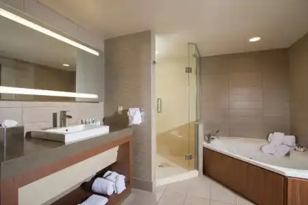 The Broadway Columbia - a DoubleTree by Hilton - 65