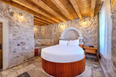 The Calypso Cave - 101