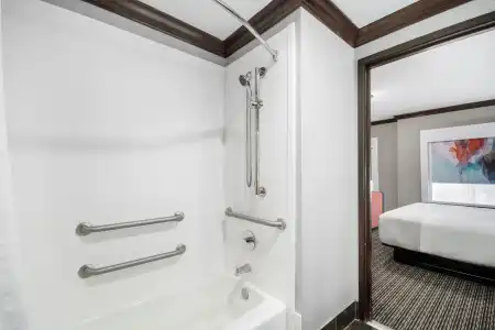 Hawthorn Suites by Wyndham Lubbock - 8