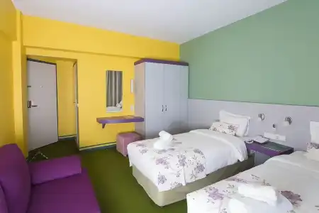 Mini Harem - 2