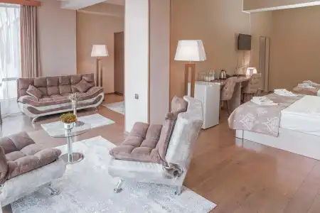 Pino Vere Palace - 4