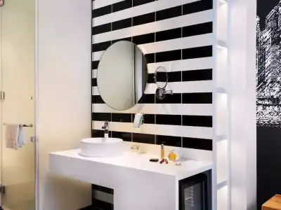 Ibis Styles Dubai Airport - 32