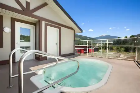 Northwinds Revelstoke - 9