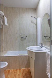 Macià Plaza - 22