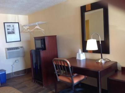 Diamond Inn and Suites - 2