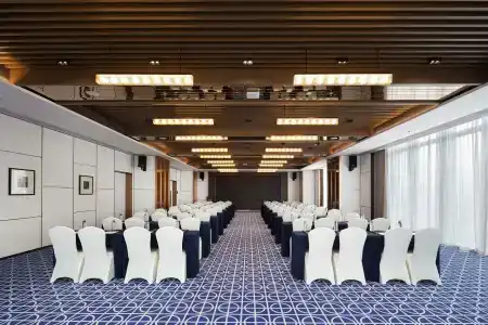 Hampton by Hilton Futian Huaqiangbei - 9