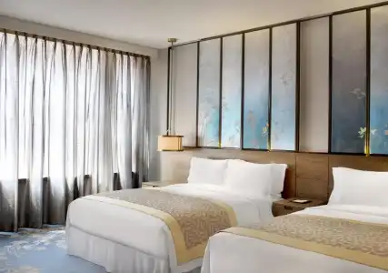 HUALUXE Shanghai Twelve at Hengshan by IHG - 3