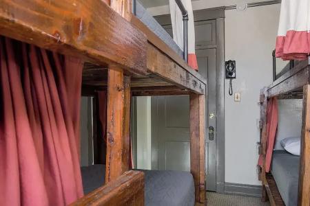 Gardner & Hostel - 73