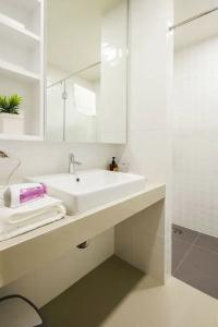 Karin And Serviced Apartment - 51