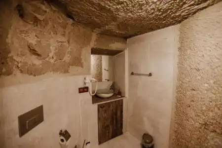 Romantic Cave - 76